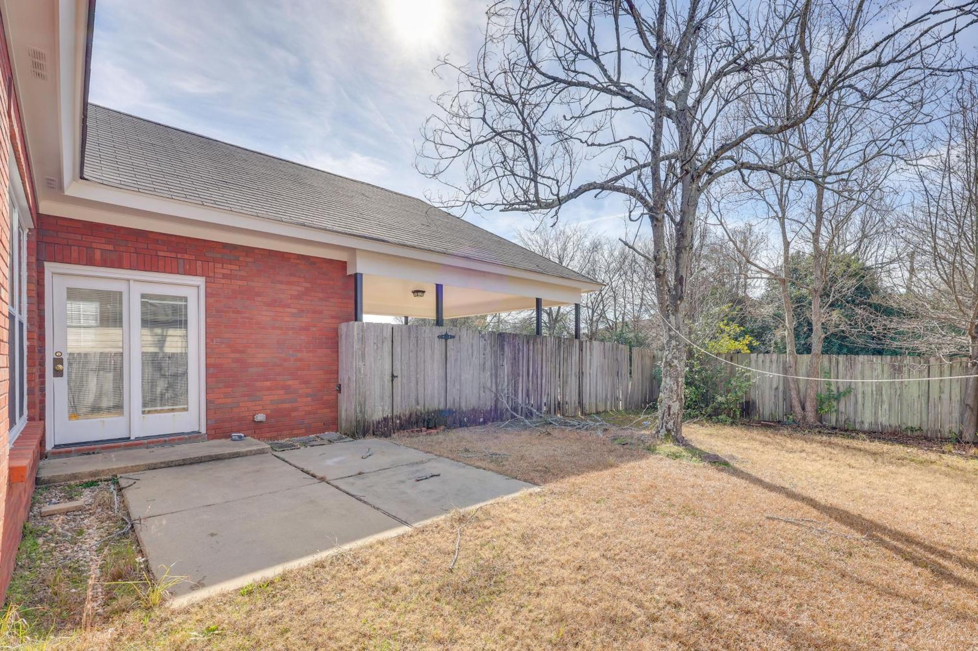 Home With Fenced Yard About 12 Mi To Dtwn Montgomery Extérieur photo